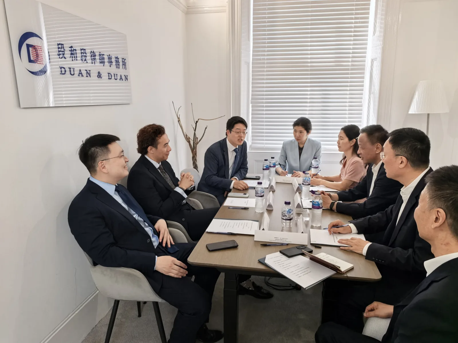Roundtable discussion at Duan & Duan UK LLP's London office with the Shanghai delegation